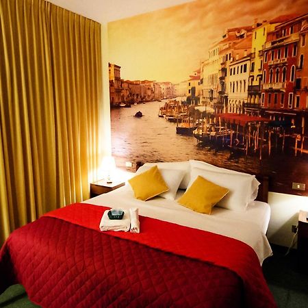 Hotel Palombella & Restaurant Фрозиноне Экстерьер фото