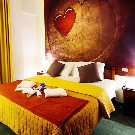 Hotel Palombella & Restaurant Фрозиноне Экстерьер фото