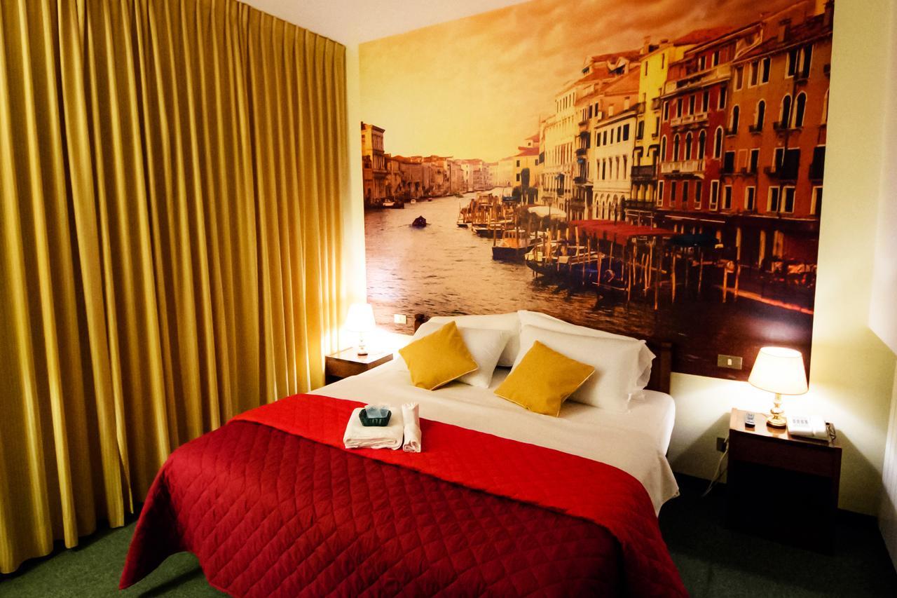 Hotel Palombella & Restaurant Фрозиноне Экстерьер фото