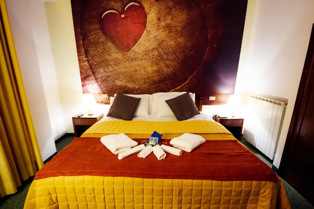 Hotel Palombella & Restaurant Фрозиноне Экстерьер фото